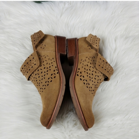 Sofft leather lazer cut booties 8.5 - Picture 7 of 15